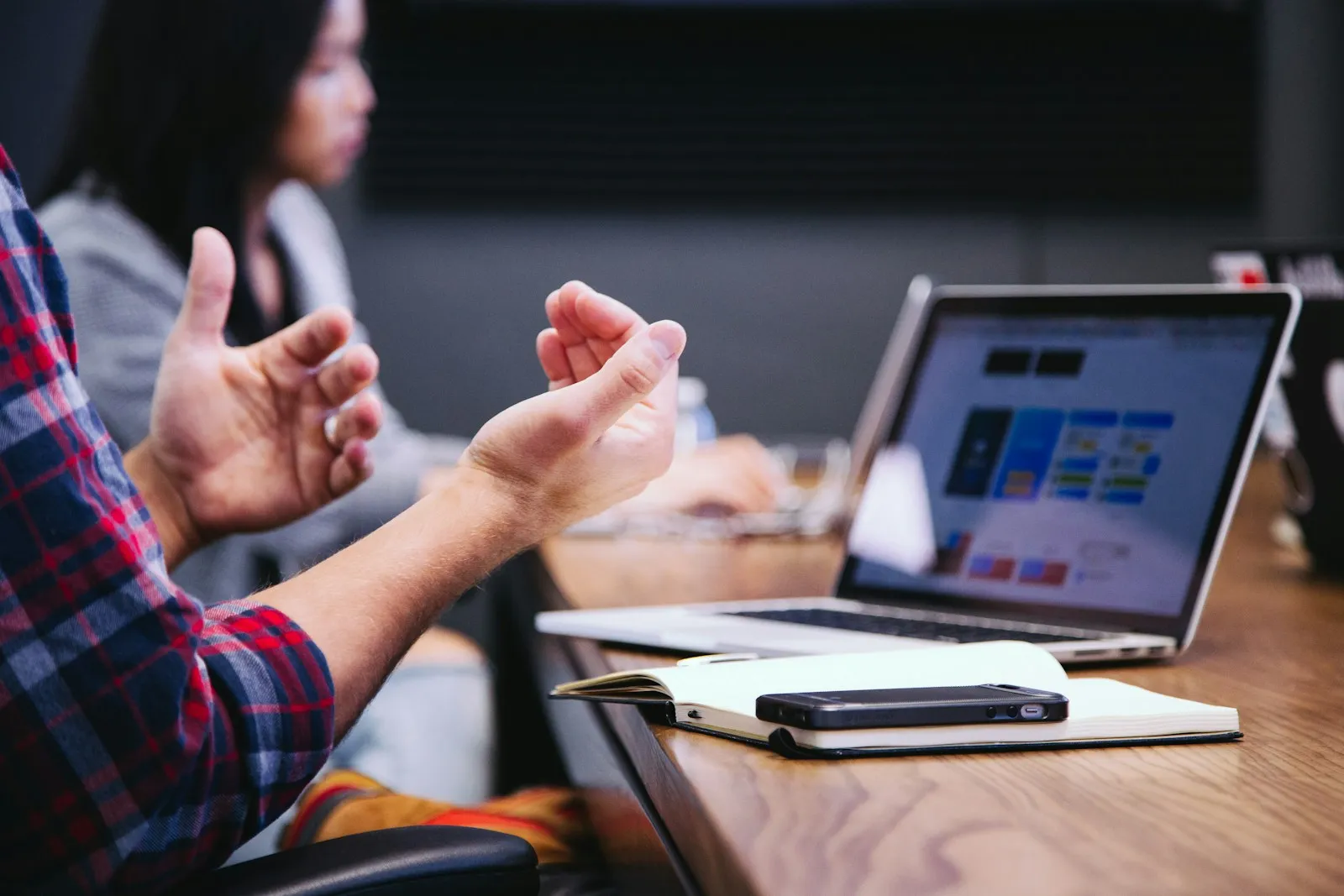 Lead Generation Inbound vs Outbound: Guida 2026 per PMI